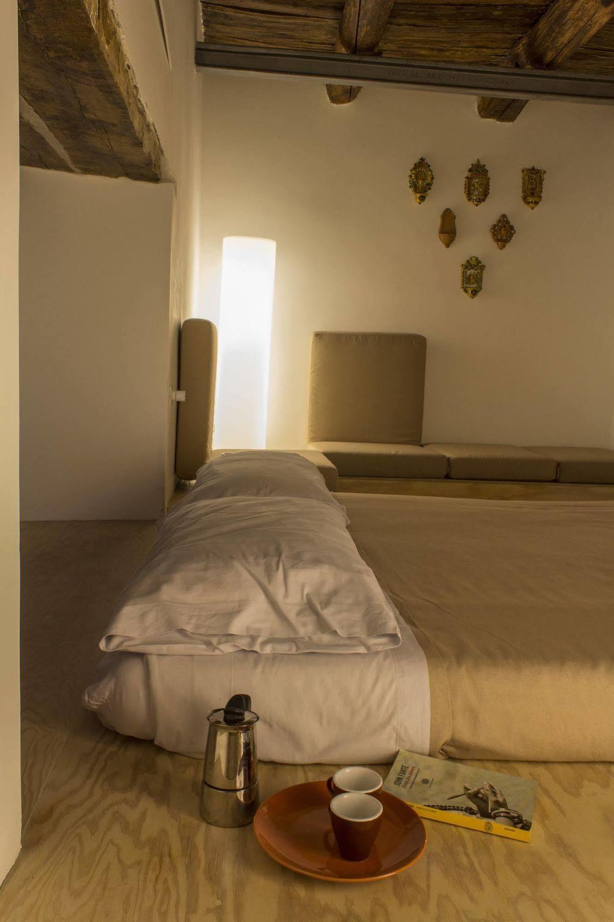 ナポリ カーサ ラティーナ Bed & Breakfast エクステリア 写真