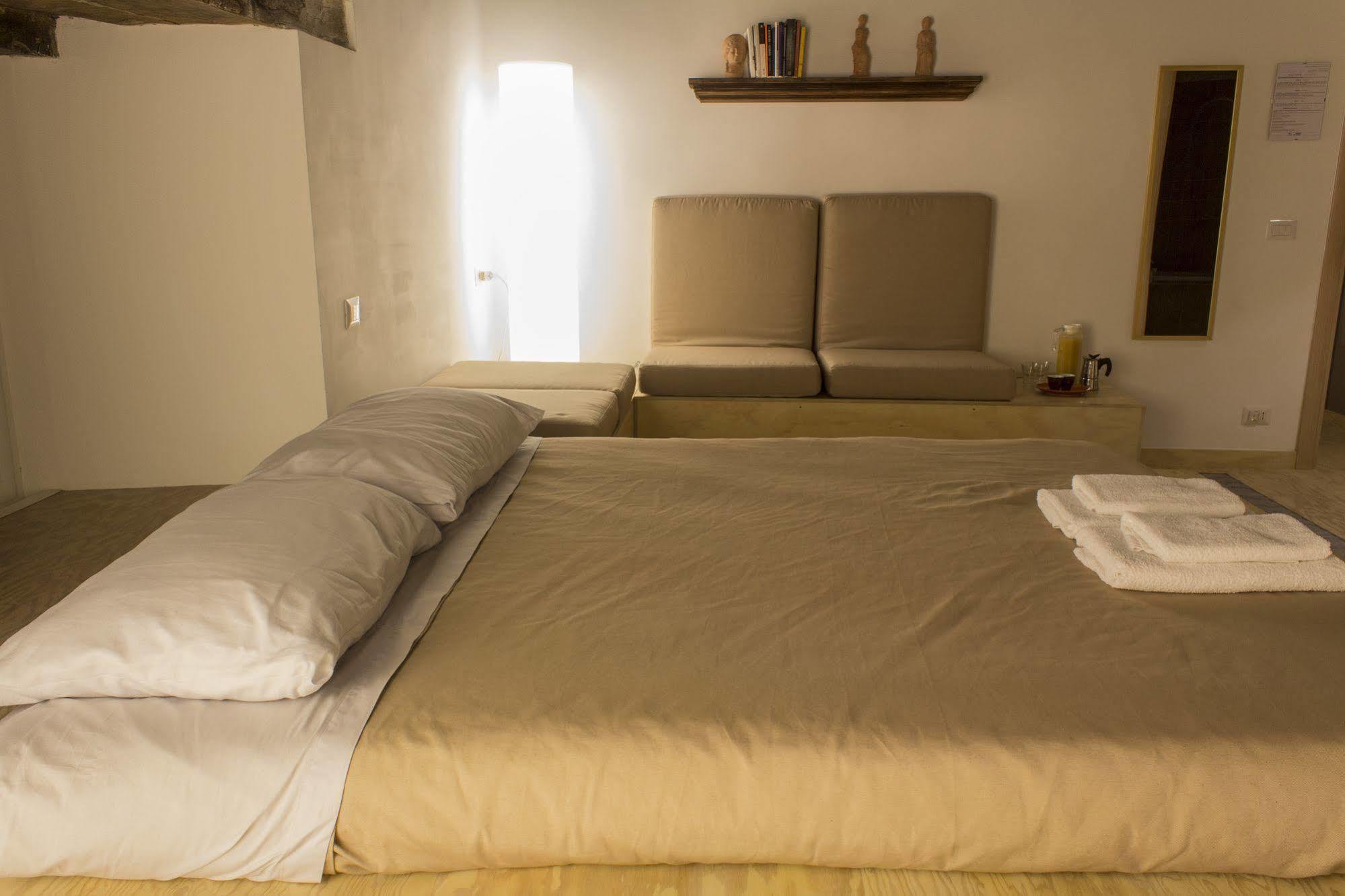 ナポリ カーサ ラティーナ Bed & Breakfast エクステリア 写真